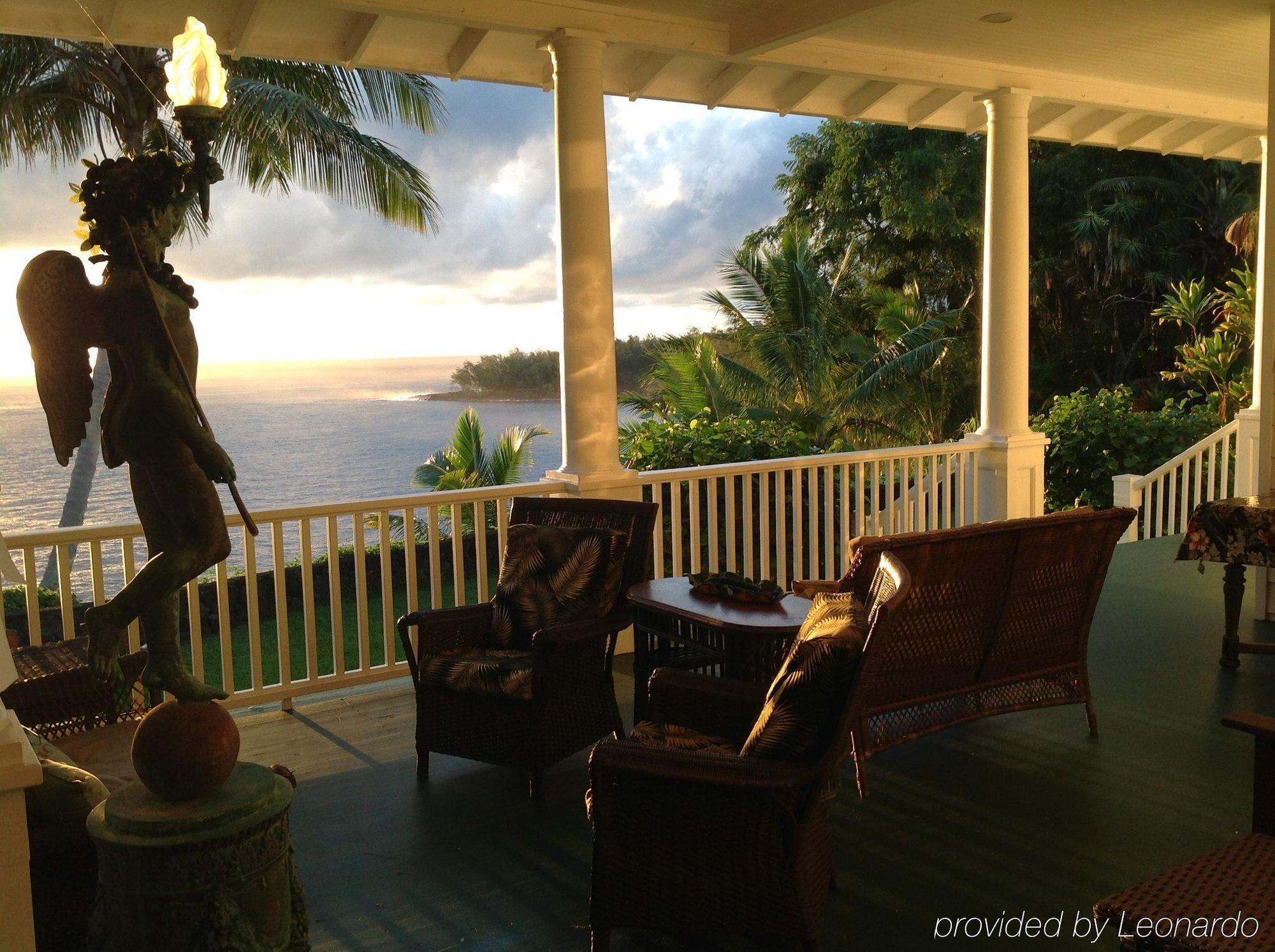 The Palms Cliff House Inn Honomu Exteriör bild