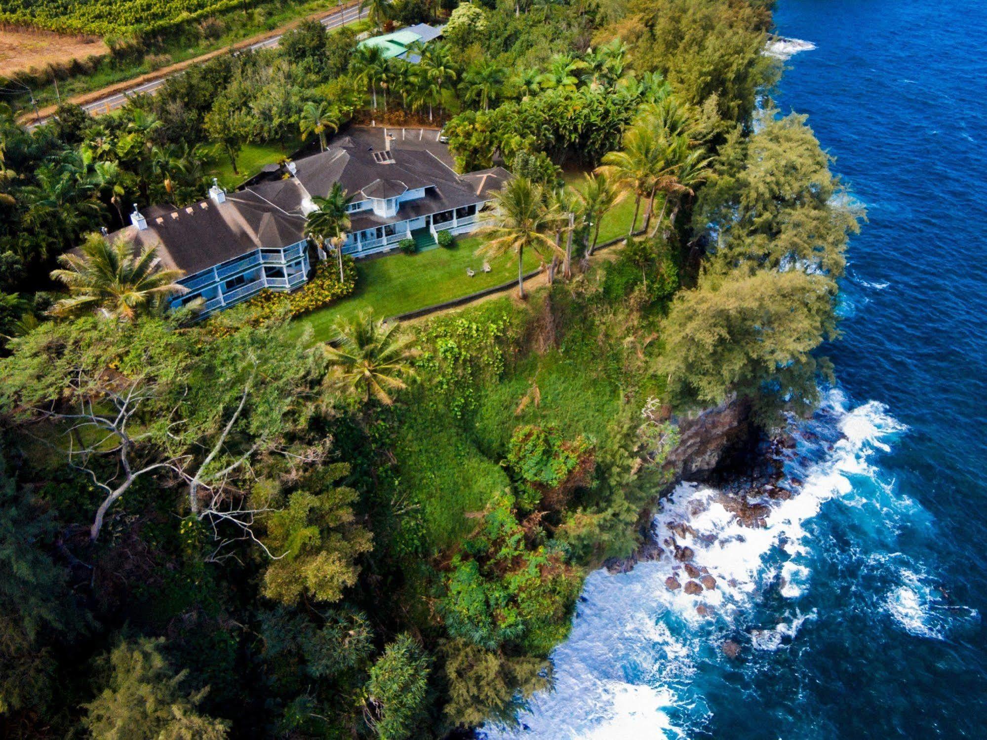 The Palms Cliff House Inn Honomu Exteriör bild