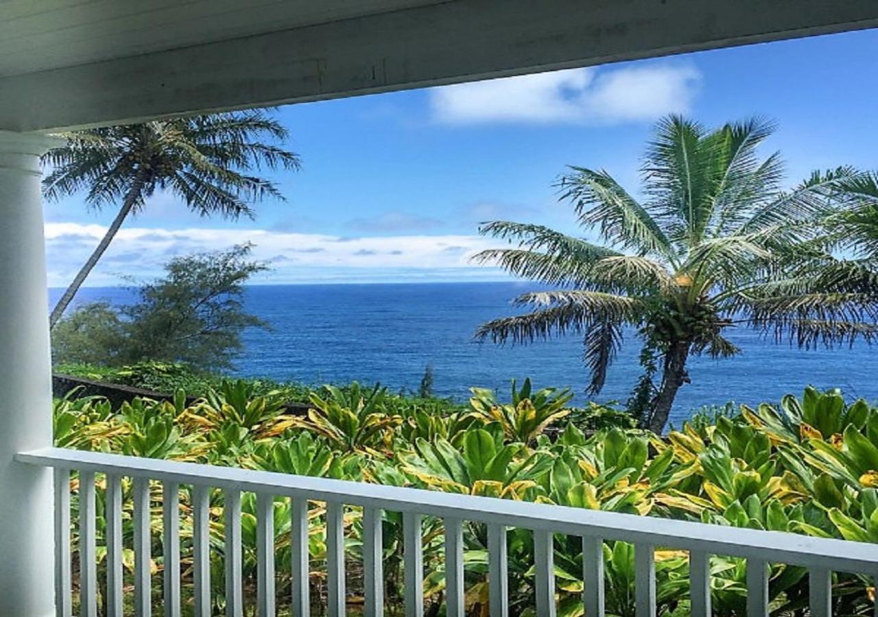 The Palms Cliff House Inn Honomu Exteriör bild